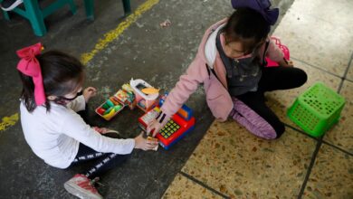 Photo of Calendario de Anses: quiénes cobran la AUH este viernes 10 de enero