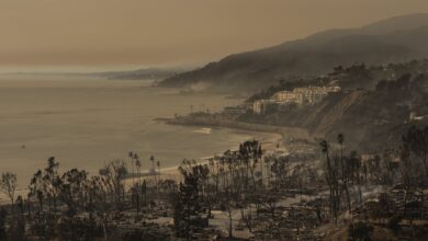 Photo of Actualización en vivo de los incendios en California: cómo avanza el fuego en Los Ángeles