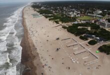 Photo of Playas anchas y refugio natural. Un balneario de la costa atlántica transita una temporada “fantástica”