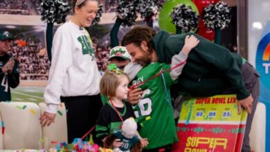 Photo of El emotivo gesto de Bradley Cooper con un niño, a horas del Super Bowl LIX