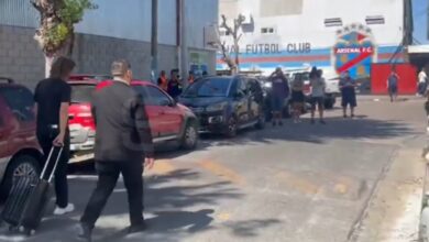 Photo of Increíble: Barracas llegó caminando a la cancha de Arsenal porque no pasaba el micro