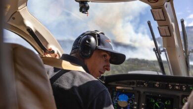 Photo of Incendios en El Bolsón: “Hay cada vez más y más grandes”, advierte un piloto de helicóptero que pelea contra el fuego