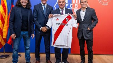 Photo of El presidente de Barcelona, con la camiseta de River: el motivo y quiénes estuvieron en el encuentro