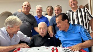 Photo of La visita especial a Bilardo de los campeones de Estudiantes en el Metropolitano 1982