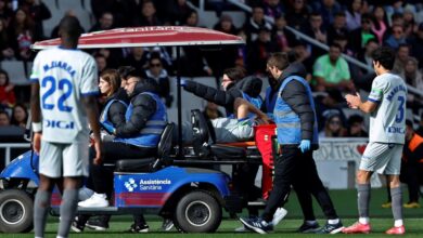 Photo of Susto en Barcelona – Alavés: Conechny y Gavi chocaron cabezas y salieron de la cancha en ambulancia