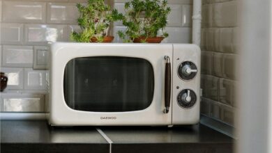 Photo of Estas son las cuatro comidas que no deberías cocinar ni calentar en el microondas bajo ningún punto de vista