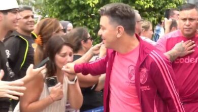 Photo of River regresó a la Argentina: la reacción de Gallardo ante el gesto de una fanática y jornada libre