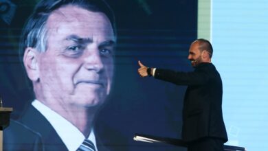 Photo of Por qué el hijo de Jair Bolsonaro quiere pedir asilo político en Estados Unidos