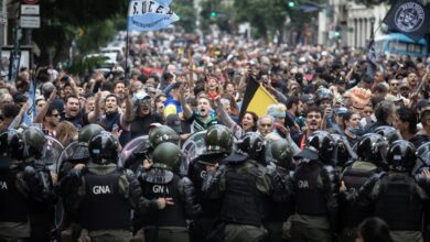 Photo of Una protesta contra el ajuste a los jubilados derivó en violencia y caos en la zona del Congreso