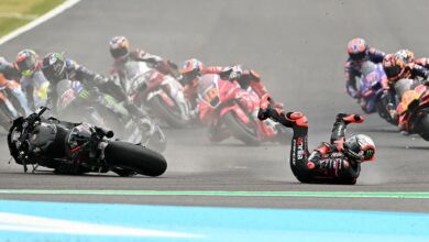 Photo of Marco Bezzecchi, el italiano que pasó de celebrar su primera victoria en MotoGP en la Argentina a destrozar su moto el último domingo