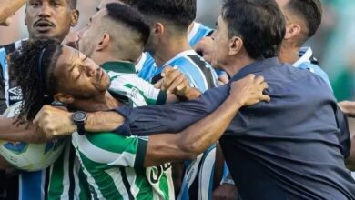 Photo of Gustavo Quinteros tras la expulsión en Brasil por golpear a un jugador rival: “No me siento culpable”