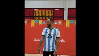 Photo of La figura mundial que se puso una camiseta de Argentina para ir a un evento en su club en Arabia Saudita