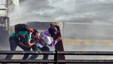 Photo of Pablo Grillo: cuadro por cuadro, las imágenes que contradicen el relato de Bullrich sobre el fotógrafo herido en la marcha