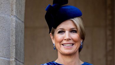 Photo of Máxima Zorreguieta se robó todas las miradas con un sofisticado vestido de terciopelo azul durante su visita a Chipre