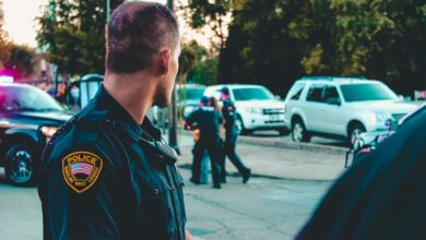 Photo of Se hacía pasar por policía, tenía una patrulla falsa, pero detuvo a la persona equivocada y fue descubierto