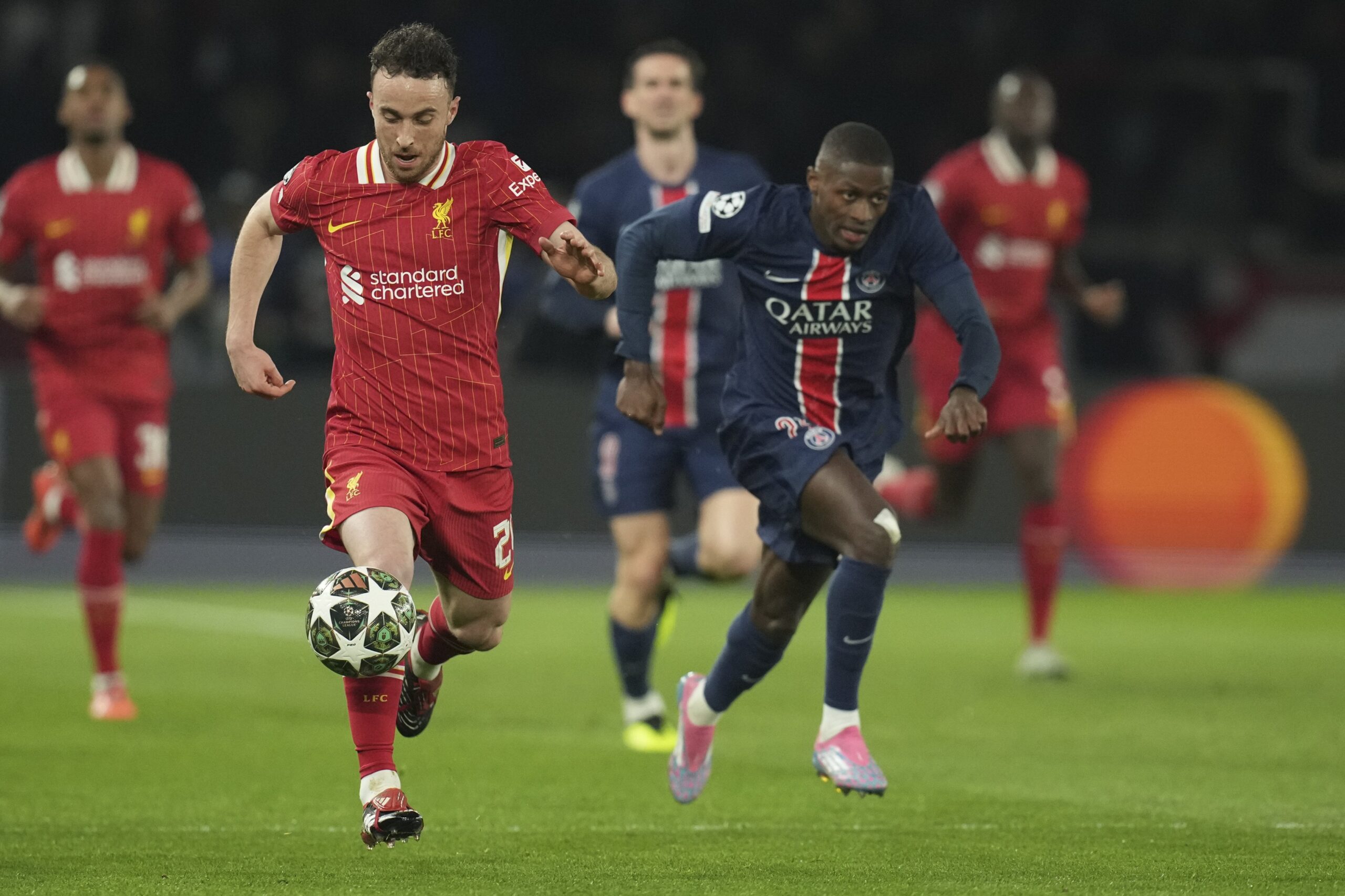 Photo of Champions League, en vivo:  Liverpool visita a PSG, Benfica se mide frente Barcelona y el duelo alemán entre Bayern Munich y Bayer Leverkusen