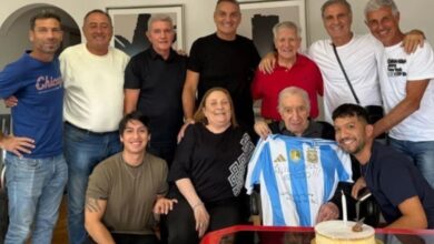 Photo of Video: la visita de los campeones del 86 a Bilardo en el día de su cumpleaños