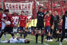 Photo of Costas, en llamas tras el clásico: “Lo del arbitraje fue alevoso”