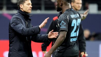 Photo of El técnico del Leverkusen le restó importancia a la fuerte reacción de Victor Boniface contra Emiliano Buendía