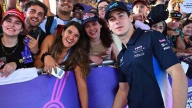 Photo of Colapinto con los fans en Australia: de regalar comida a la foto con dos hermanos por ser argentinos