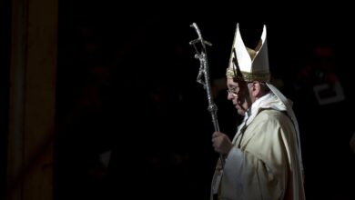 Photo of Francisco deja una iglesia más débil, pero le abrió oportunidades al cristianismo