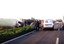 Photo of Accidente fatal en Santa Fe: chocaron una ambulancia y un camión en la Ruta 33 y hay dos muertos