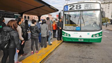Photo of Paro de colectivos en vivo: qué líneas están afectadas y cómo funcionan subtes y trenes