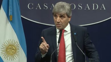 Photo of El Gobierno oficializó las medidas anunciadas por Luis Caputo para atraer los “dólares del colchón”