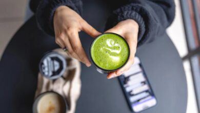 Photo of ¿Es el matcha una alternativa más saludable al café? Qué infusión es mejor para cuidar la salud