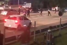 Photo of Hinchas de River y Platense se cruzaron en la General Paz y provocaron incidentes con corridas y piedrazos