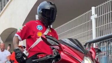Photo of Video: mirá la moto exclusiva con la que Lewis Hamilton llegó al GP de Mónaco