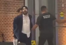 Photo of El momento en que detuvieron al sospechoso de asesinar a empleados de la embajada de Israel en Washington