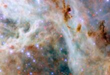 Photo of ¿Ilusión óptica o vida extraterrestre? La imagen que compartió la NASA de dos nubes de colores que generó todo tipo de dudas