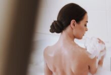 Photo of Microbióloga responde: ¿es mejor para la salud y la higiene bañarse por la mañana o por la noche?