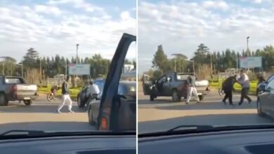 Photo of Salvaje pelea en Merlo: dos hombres discutieron en medio del tránsito y se golpearon frente a un chico