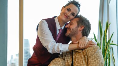 Photo of Benjamín Vicuña y Julieta Díaz: de la comedia romántica de Netflix que protagonizan a las conexiones inexplicables