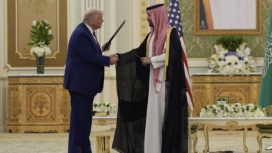 Photo of Trump da un giro drástico de la política exterior norteamericana y levanta todas las sanciones a Siria