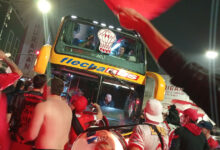 Photo of El pedido de los hinchas de Huracán al plantel: “El domingo cueste lo que cueste”