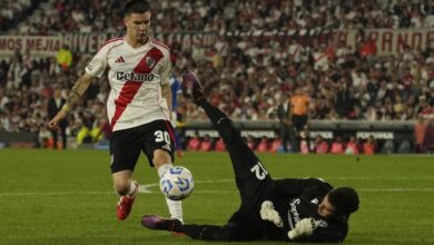 Photo of ¿Quién es el arquero de Vélez que sufre contra River?