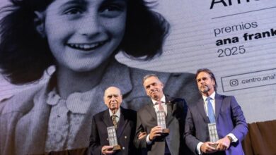 Photo of Lacalle Pou viajó con Orsi a Buenos Aires: un premio, el mensaje de unidad y una crítica