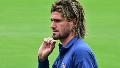 Photo of La Labubu de De Paul: el futbolista se subió a la tendencia y causó furor con su muñeco personalizado