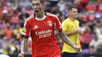 Photo of Benfica aflojó las tensiones con un entretiempo de dos horas y media y terminó goleando 6-0 al flojo Auckland City