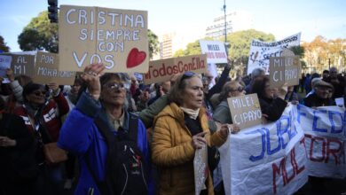 Photo of Cristina condenada: Manifestantes marchan y se concentran en Plaza de Mayo