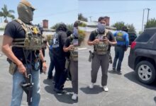 Photo of ICE capturó a un latino fuera de una iglesia de California: la reverenda intervino y le apuntaron con un rifle