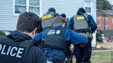 Photo of Minuto a minuto: cómo ocurrieron los operativos del ICE que desataron protestas y detenciones masivas en California