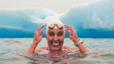 Photo of La increíble historia de la “sirena de hielo” que ostenta el récord del nado más largo en la Antártida