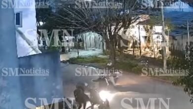 Photo of El instante en que un vecino resultó baleado en medio de un tiroteo entre la policía y motochorros