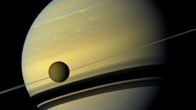 Photo of Cómo y cuándo ver el “agujero negro” sobre Saturno desde la Tierra