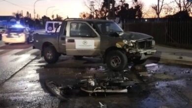 Photo of Una moto chocó con una camioneta en San Nicolás y se prendió fuego: murió un hombre