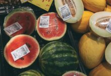 Photo of Por qué nunca se deben comprar frutas o verduras que están partidas por la mitad